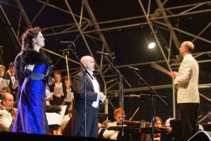 barry banks with sarah 1 sm.jpg